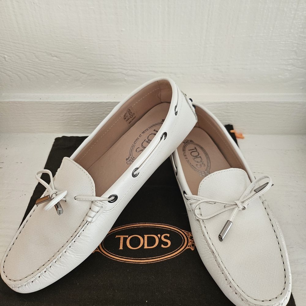 Tod's White Leather Women's Loafers